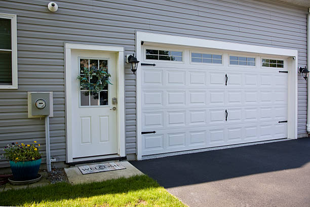 24/7 Emergency Garage Door Panel Replacement experts in Ogdensburg, NY